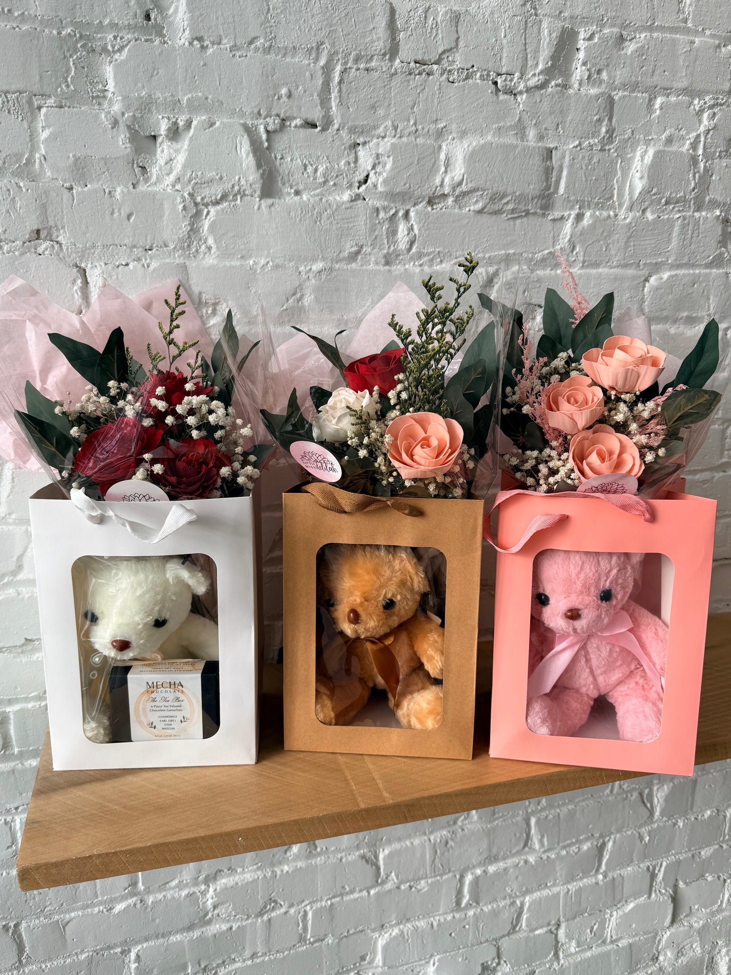 Valentine's Gift Set: Bear + Bouquet